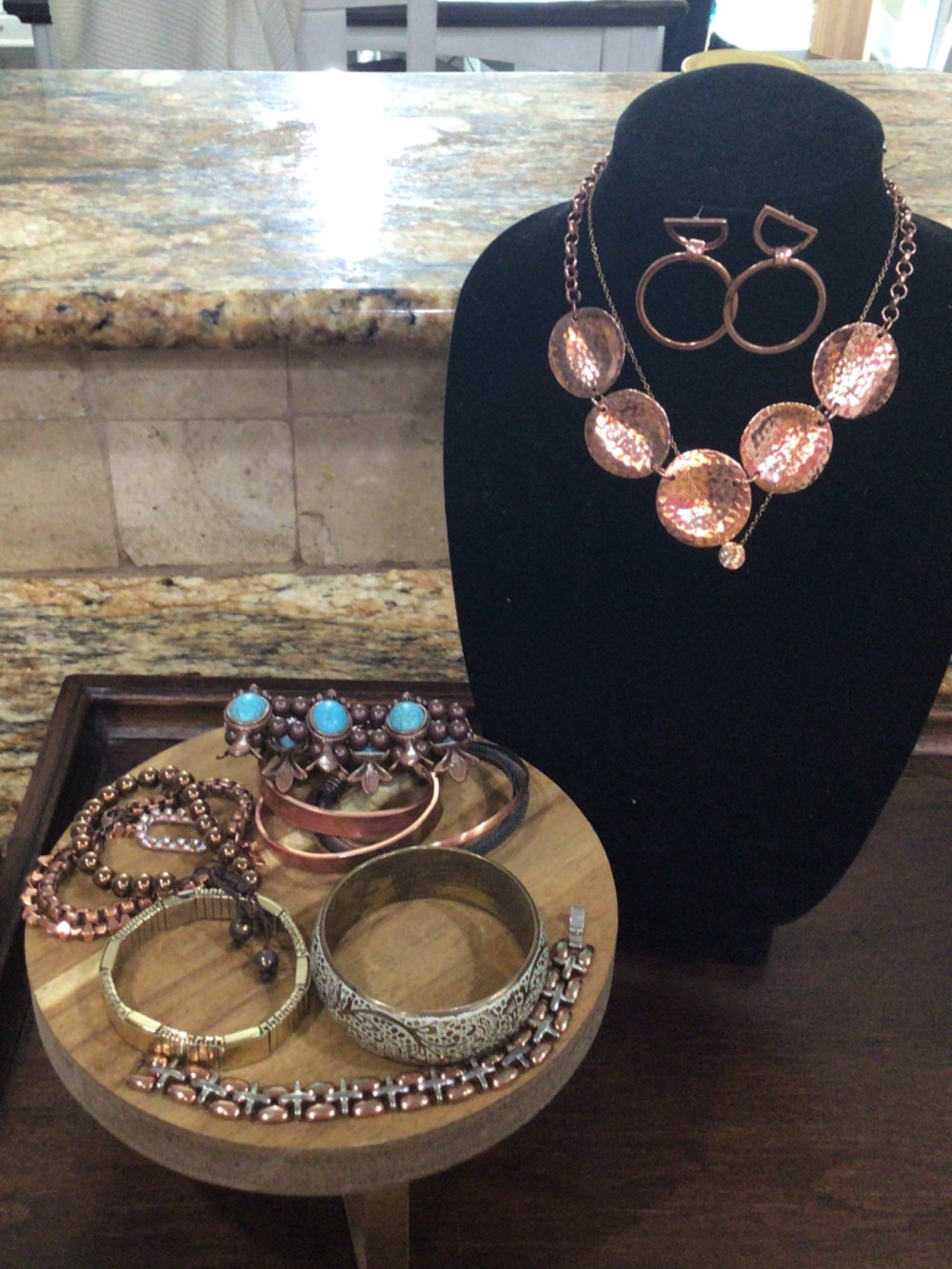 Miscellaneous lot of jewelry. All wearable.